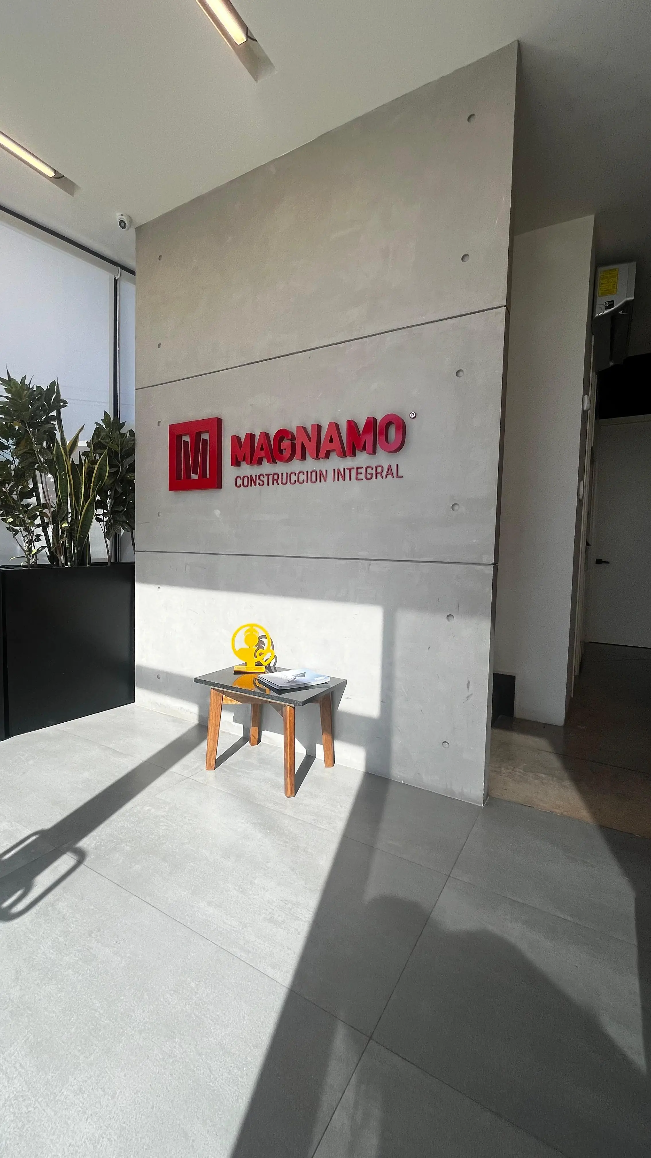 Plaza Magnamo 1
